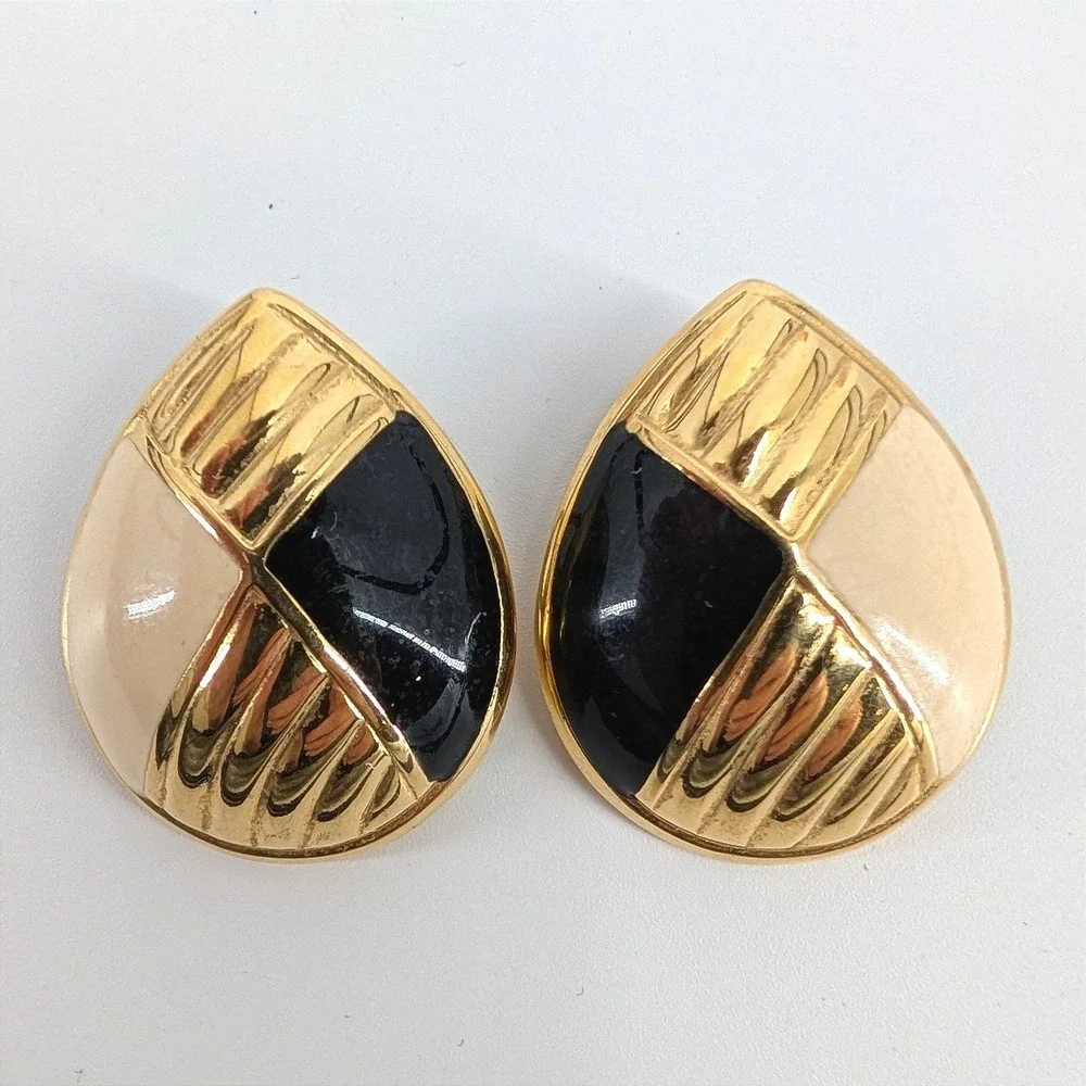 Vintage Geometric Enamel‎ Clip-On Earrings Gold Tone Black Cream Teardrop 80s
